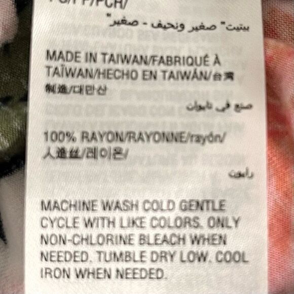 I N C Black Floral Top   Sz PS   GUC - Picture 4 of 4